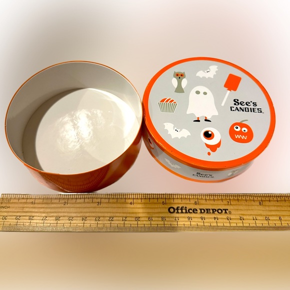 RARE VTG SEE’s CANDIES HALLOWEEN ROUND CHOCOLATE BOX TRINKET GIFT 4” GHOST SCARY - Picture 2 of 3